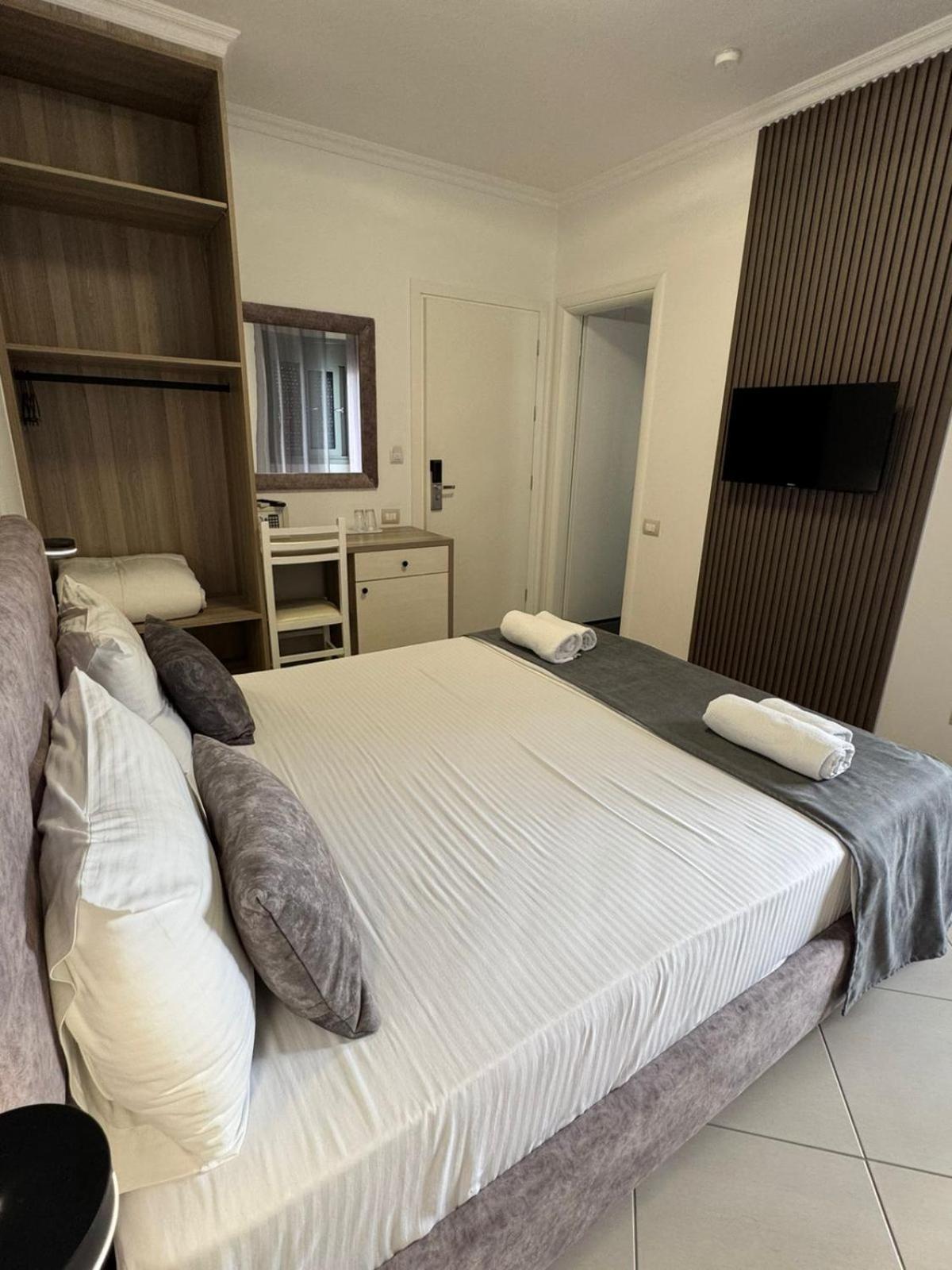 Hotel Abedini Sarande Exterior photo